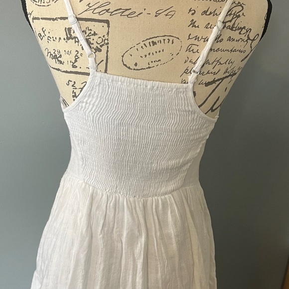 Adorable White Sim & Sam Sleeveless Sundress, Like New, Small - Picture 5 of 6